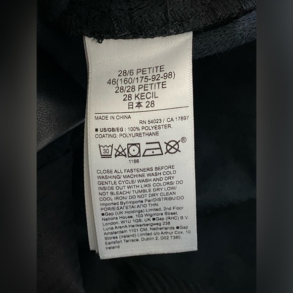 NWT GAP 70s high rise flares in vegan black leather- 6P - Picture 8 of 14